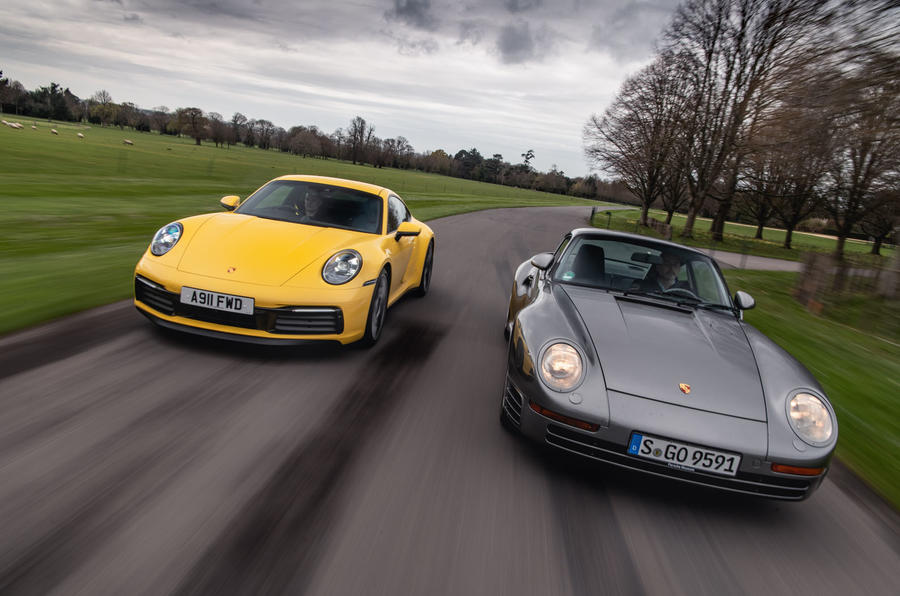 Porsche 992 911 vs. Porsche 959 - front