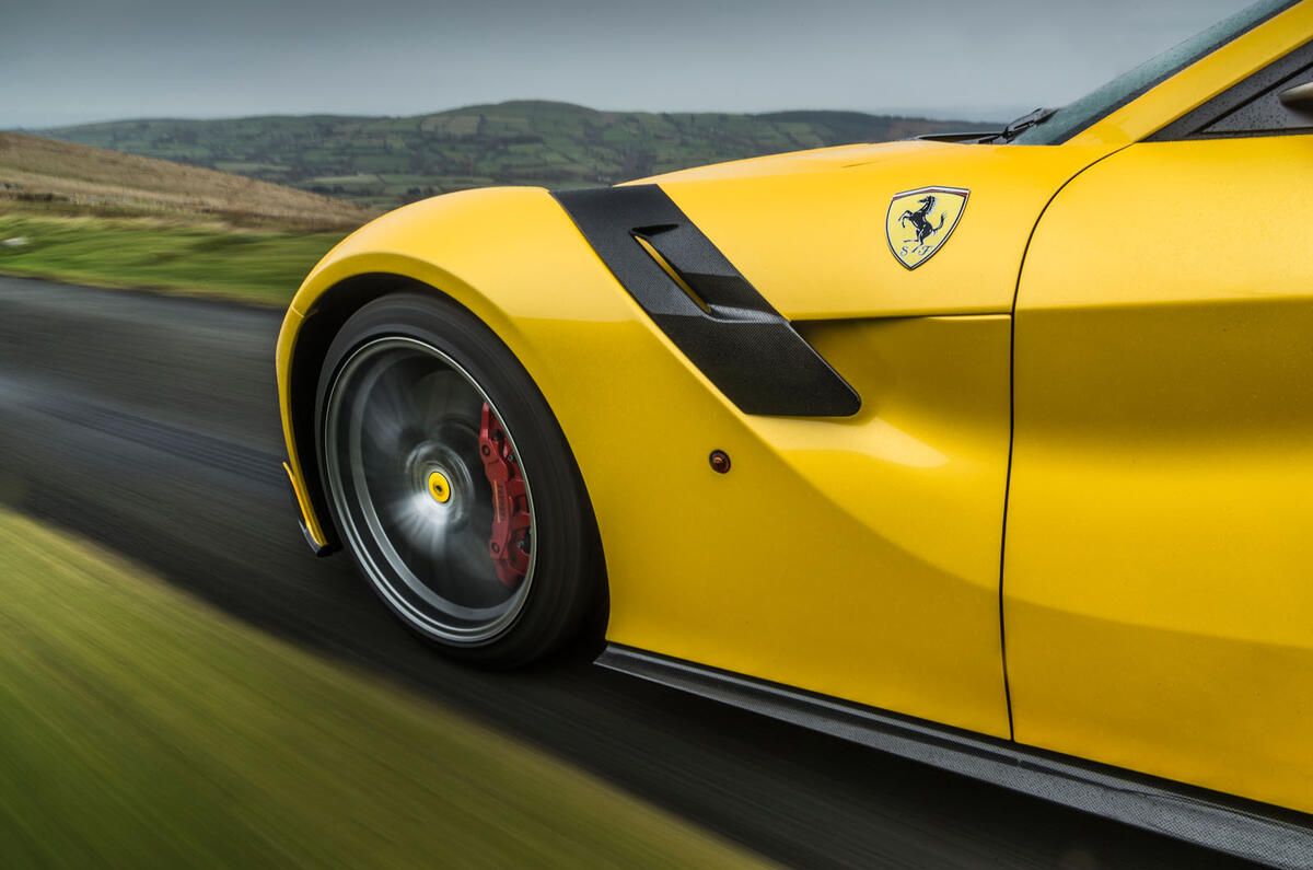 Ferrari f12 tdf ll web 0115