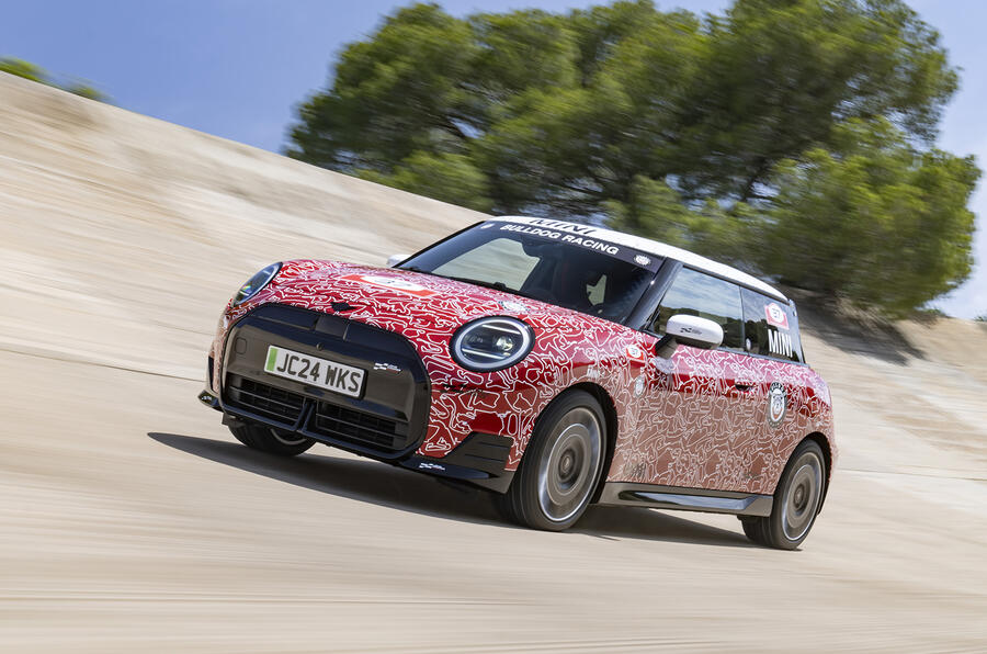 mini cooper jcw e 01