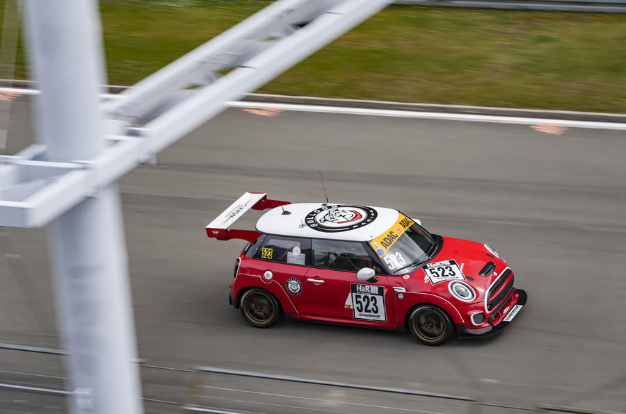 mini john cooper works bulldog racing