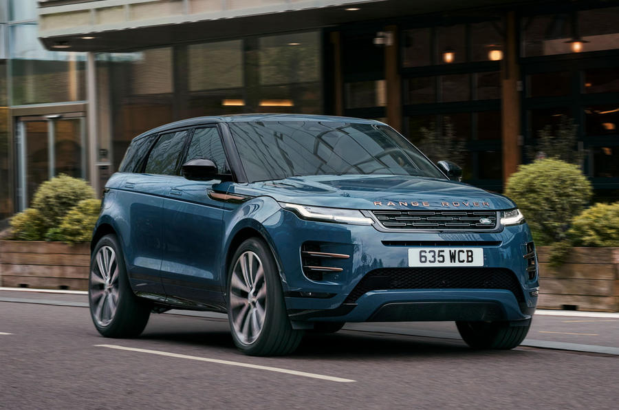 Range Rover Evoque 2023 front quarter tracking