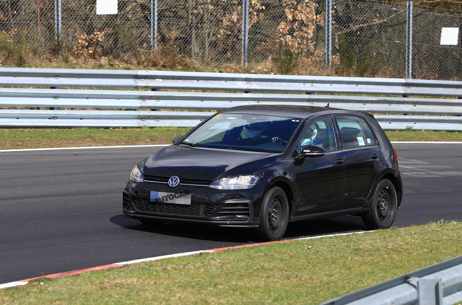 2019 Volkswagen Golf Mk8: first pictures show new cabin tech