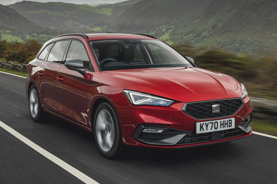 Seat Leon Estate 2020 front quarter tracking