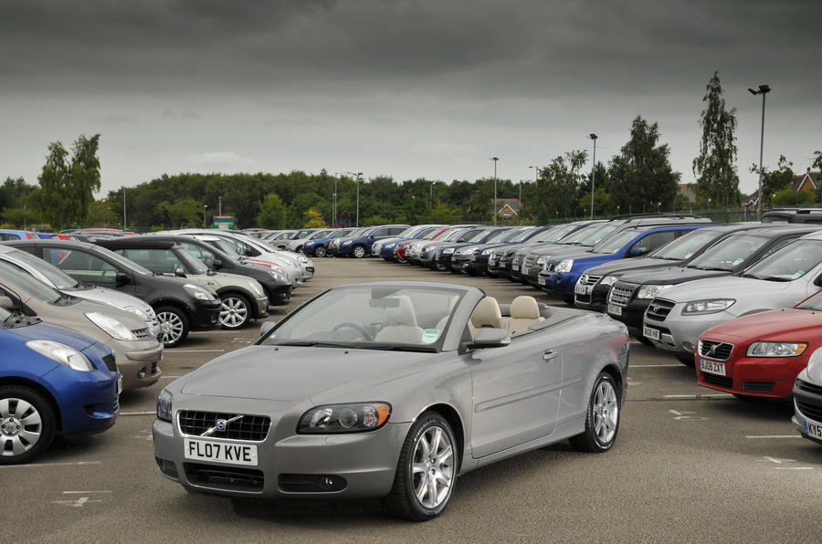 Volvo C70 used car lot