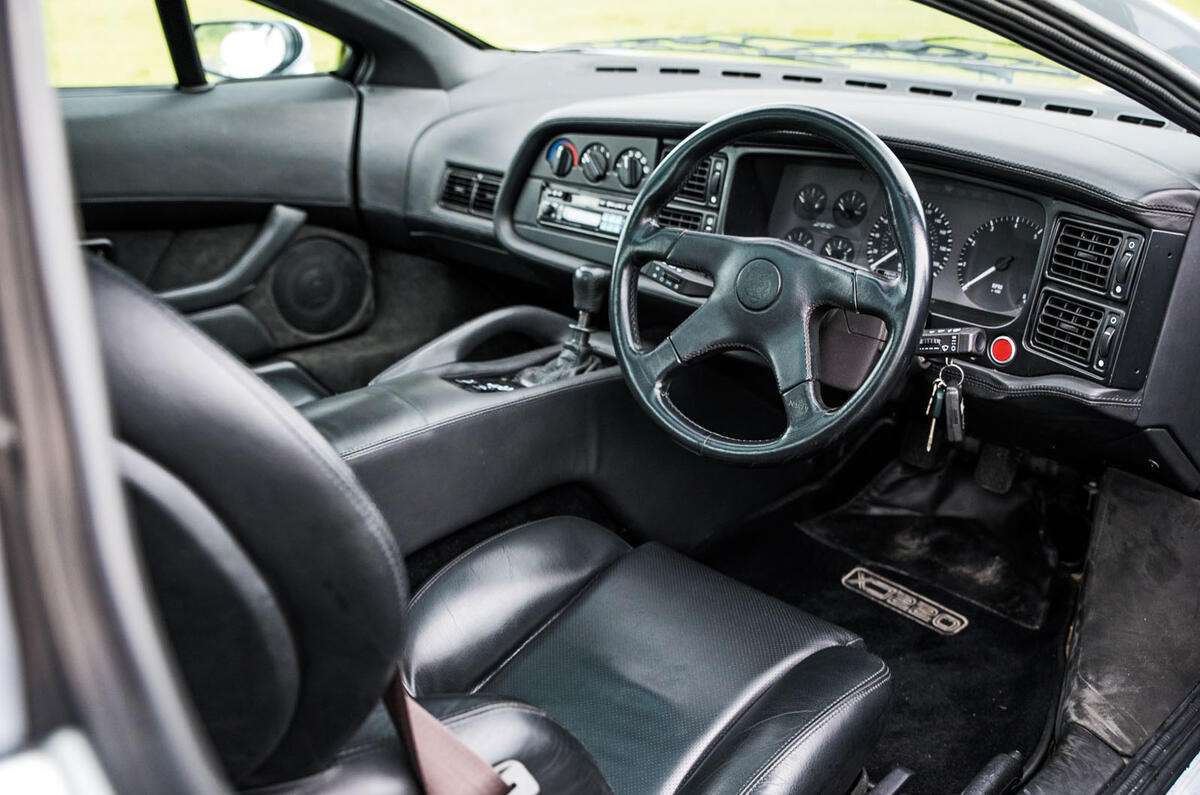 Xj220 390