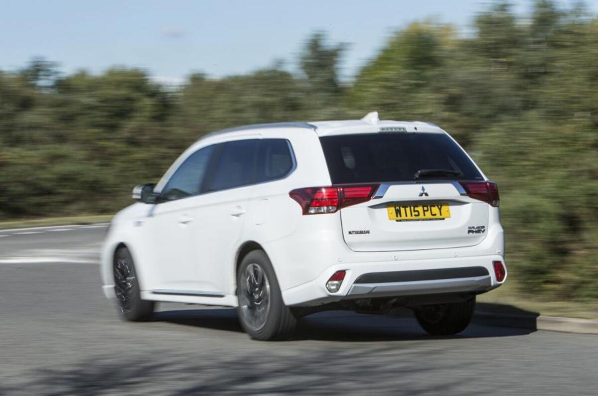 Outlander phev 2015 a 0437