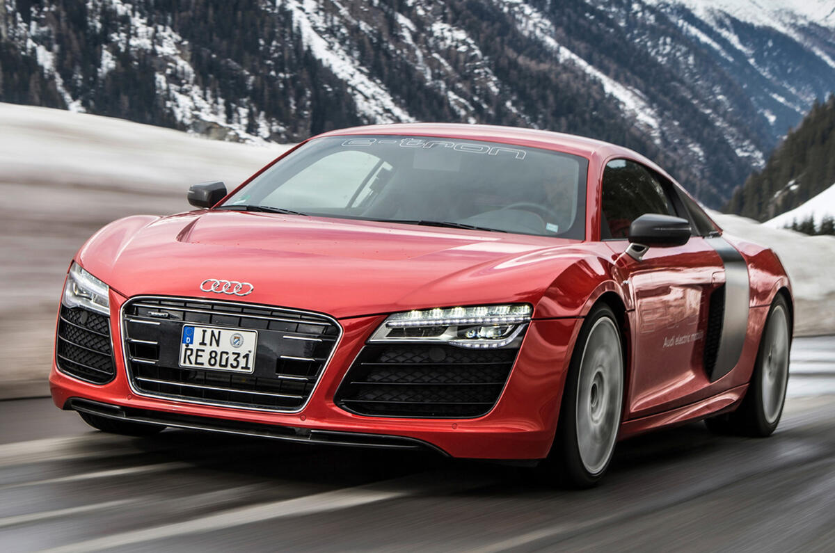R8 etron intro 1