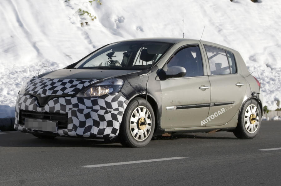 Fourth-gen Clio spied testing