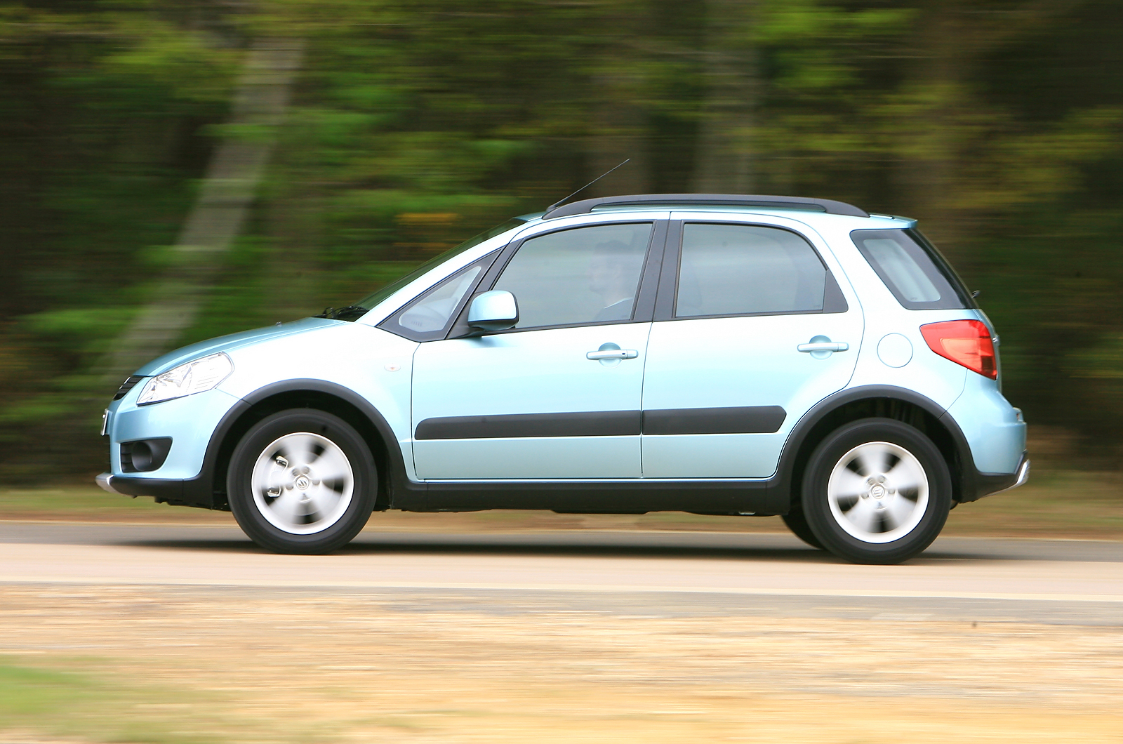 Suzuki SX4 side profile