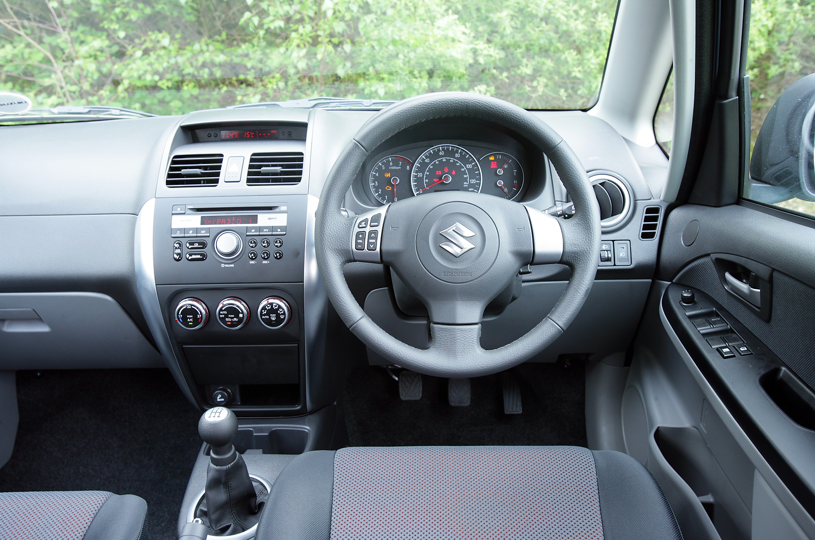 Suzuki SX4 dashboard