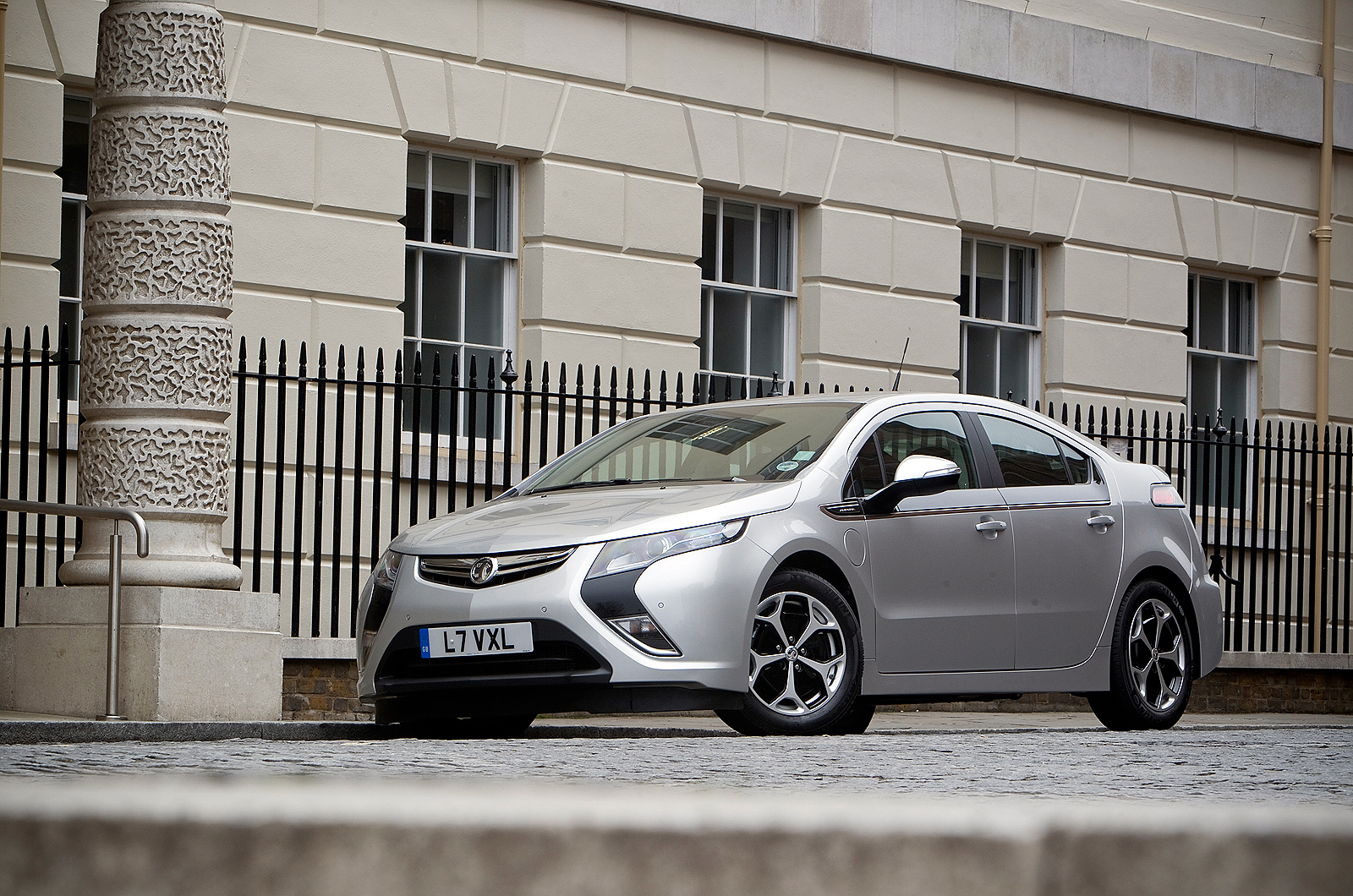 4 star Vauxhall Ampera