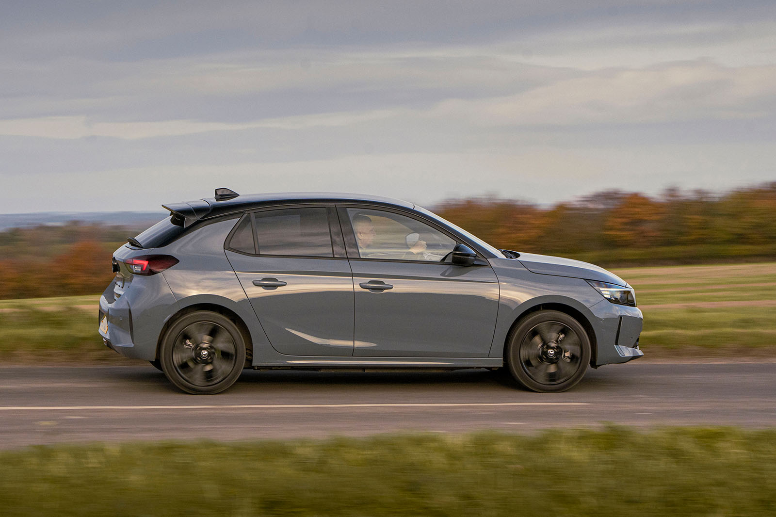 vauxhall corsa electric review 2023 02 panning side