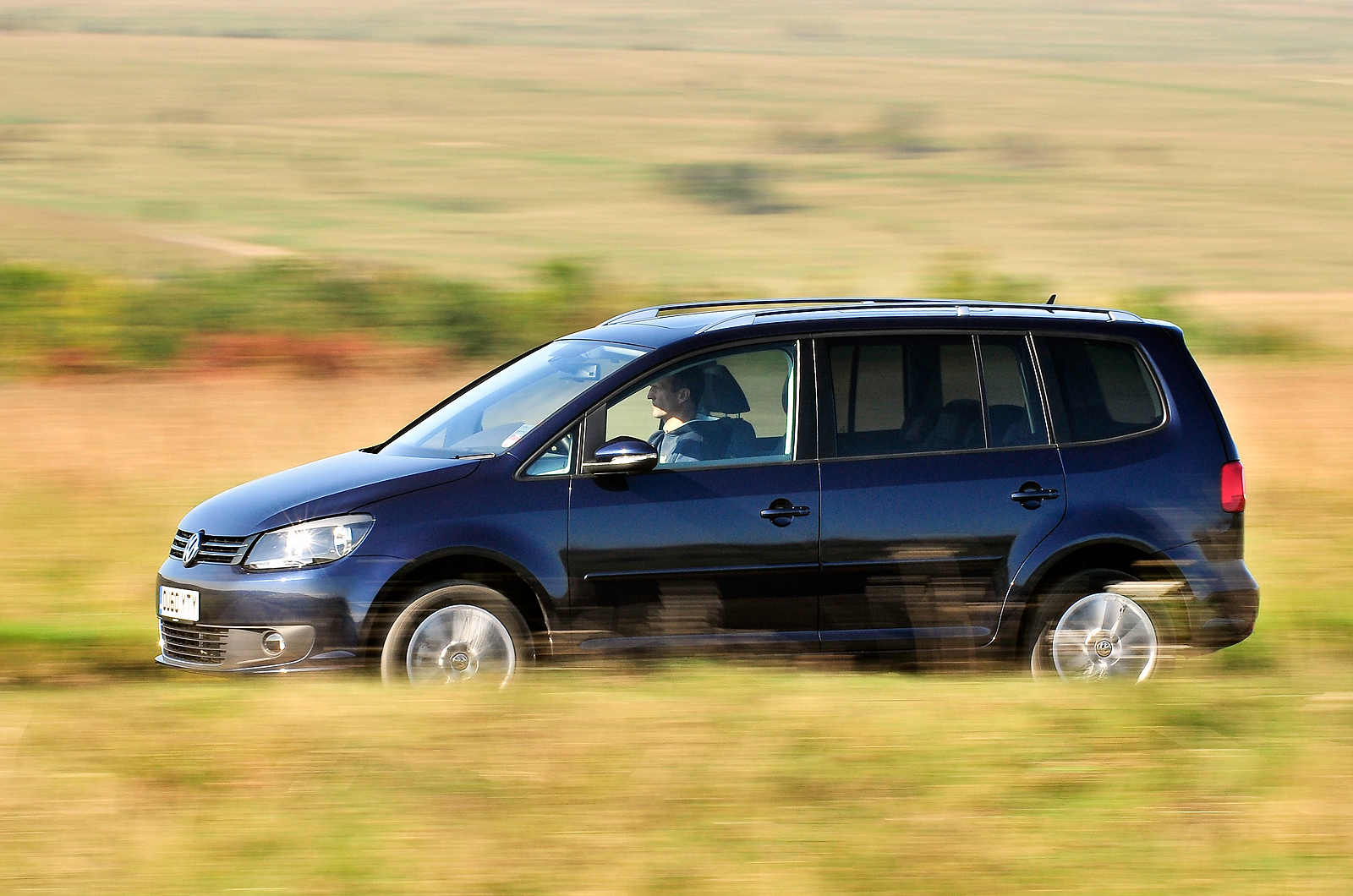 Volkswagen Touran side profile