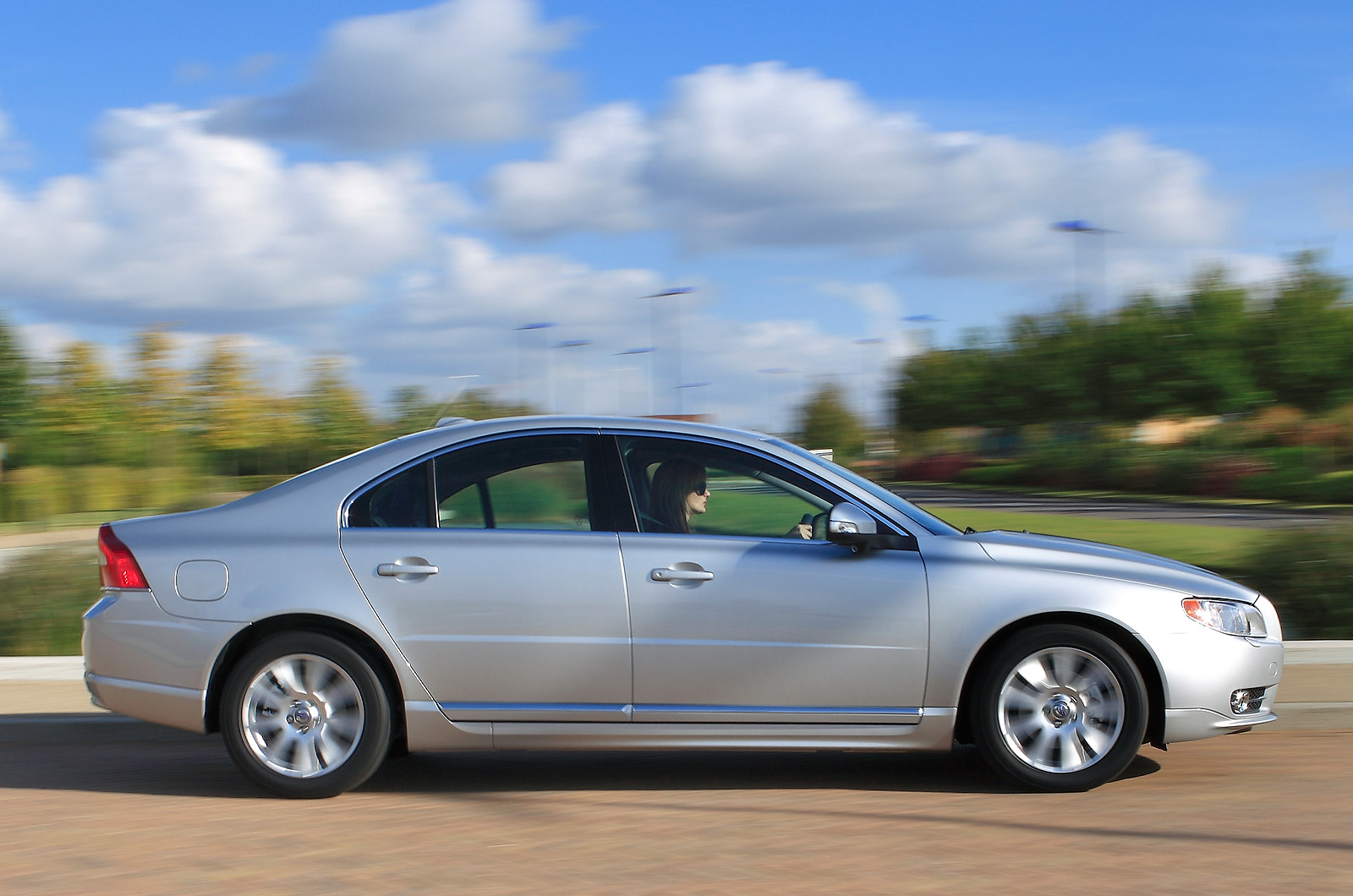 Volvo S80 side profile