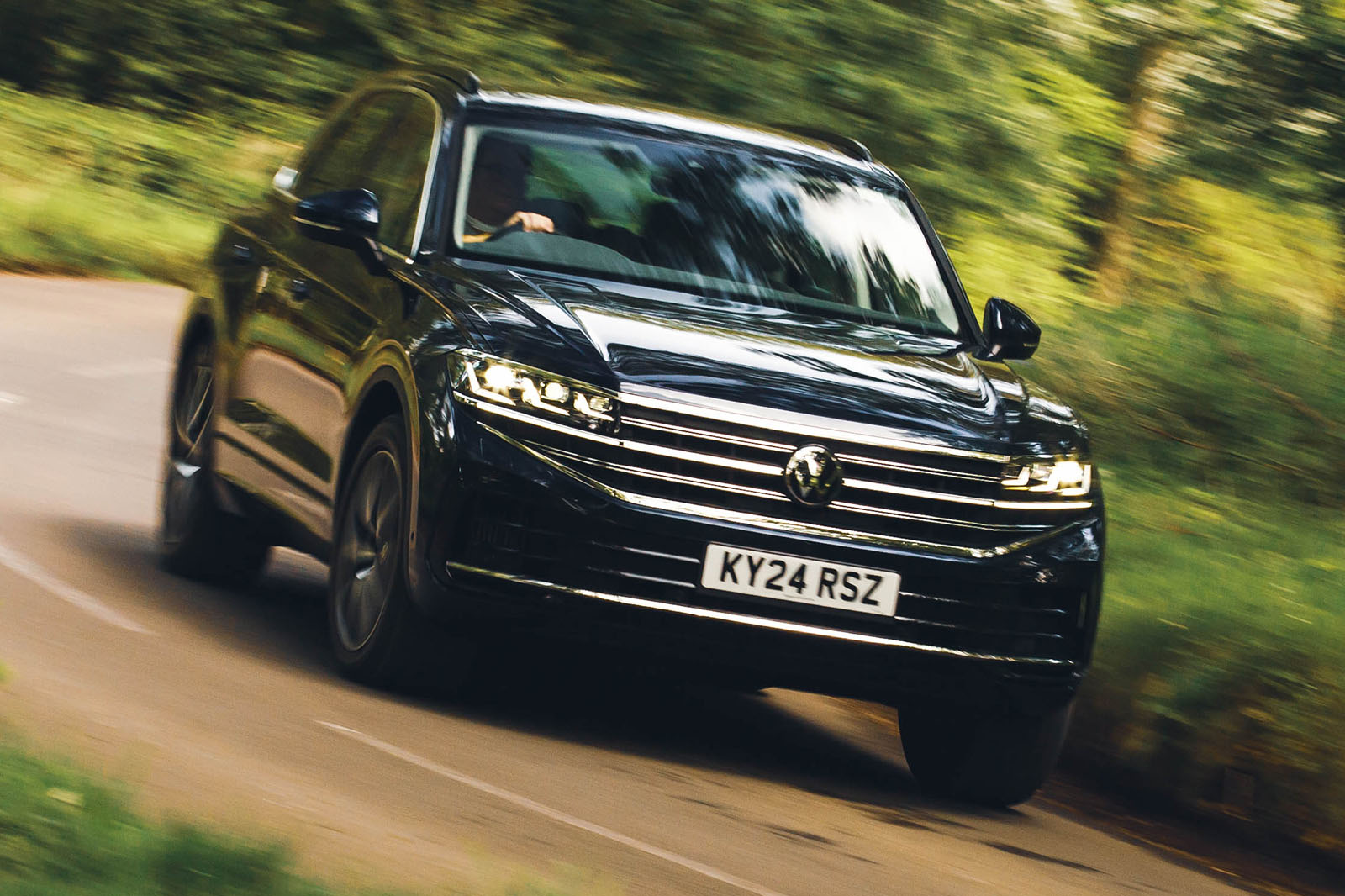 vw touareg review 2024 01 front cornering