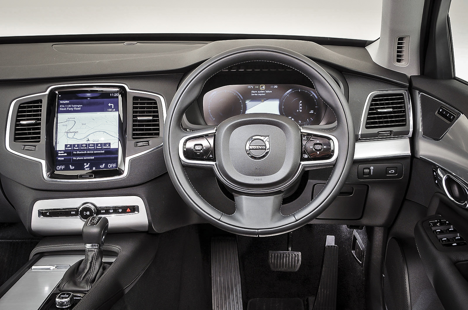 Volvo XC90 dashboard